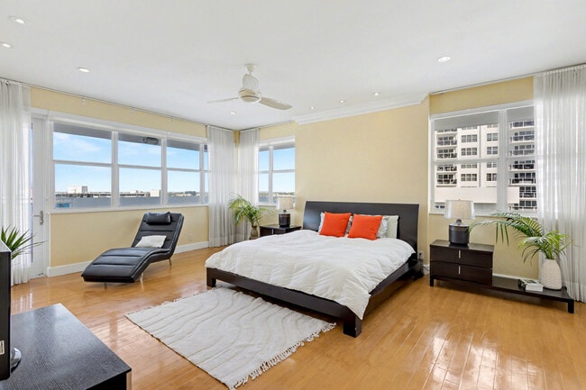 Building Photo - 3430 Galt Ocean Dr