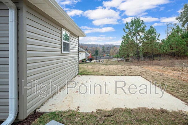 Building Photo - 85 Smith Glen Dr