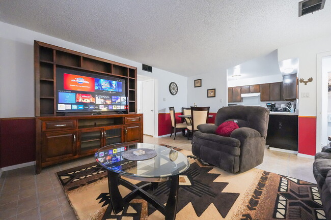 Building Photo - Warm and Welcoming Fully Furnished 2BR/1BA...