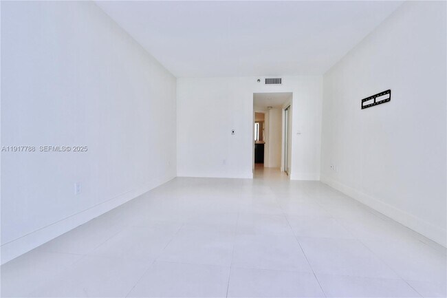 Building Photo - 4000 Island Blvd