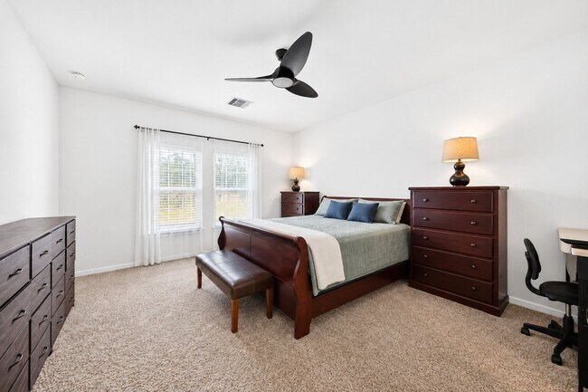 Building Photo - 5630 Vintage Oakmont Dr