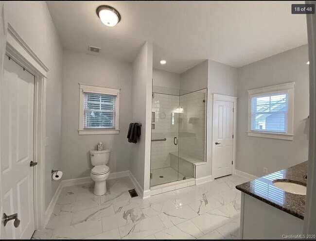 Building Photo - 6036 Daphne Circle