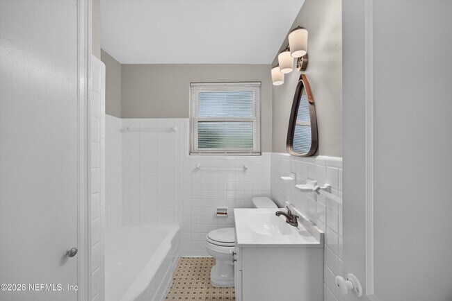 Building Photo - 6338 Mercer Cir W