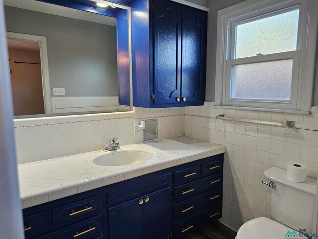 Building Photo - 1801 Eastridge Dr