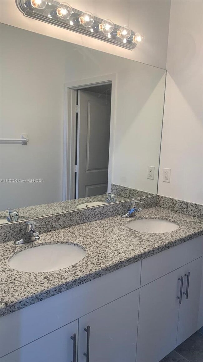 Building Photo - 25308 SW 135th Ave