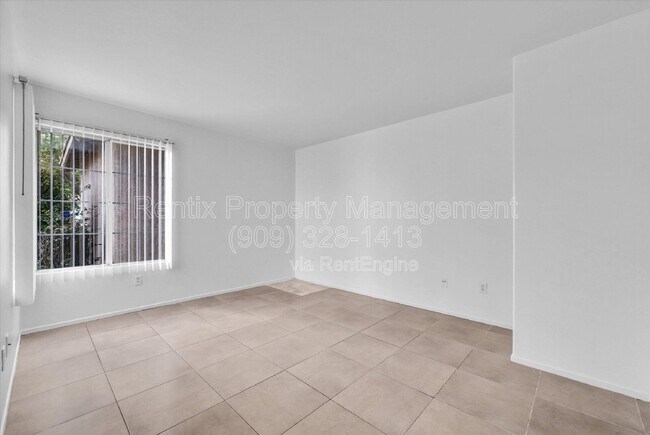 Building Photo - 1240 Visconti Dr