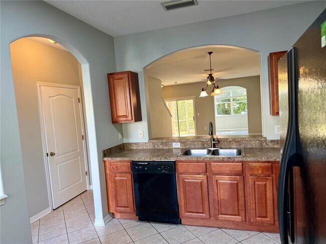 Building Photo - 1040 Sleepy Oak Dr