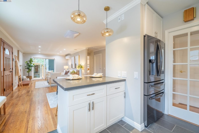 Building Photo - 2771 Fleetwood Dr