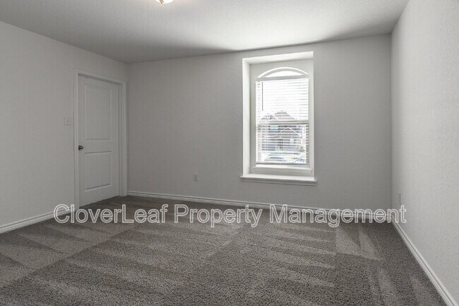 Building Photo - 308 Rustic Springs
