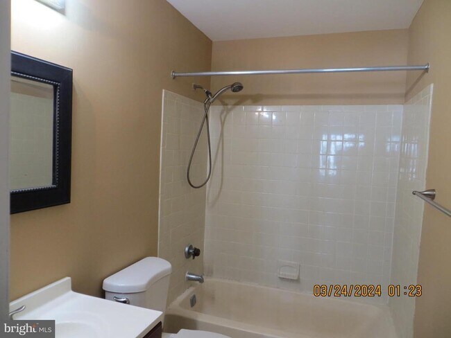 Building Photo - 1009 Ravens Crest Dr