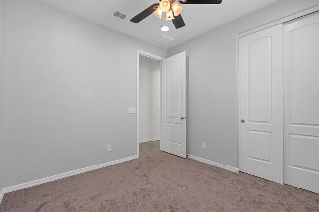 Building Photo - Immaculate & Move-In Ready – Upscale 3BR/2...