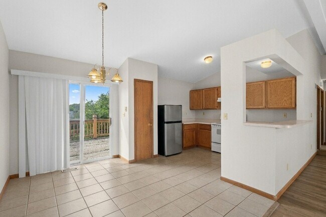 Building Photo - 708 Tobermory Ct