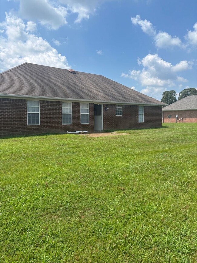 Building Photo - 3 Bedroom 2 bath  Medina Area