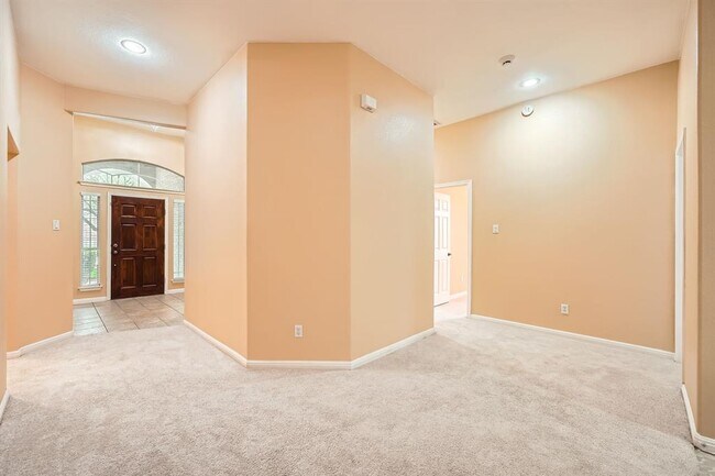 Building Photo - 401 Mandarin Flyway