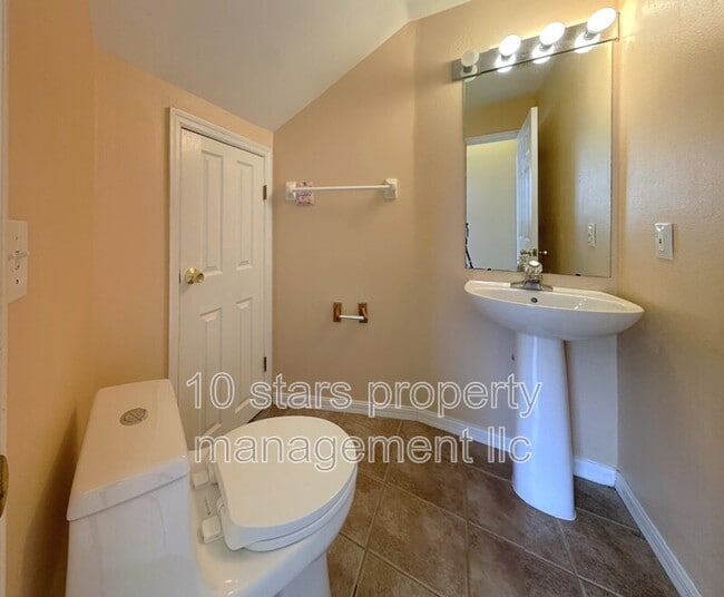 Building Photo - 1647 Gray Bark Dr