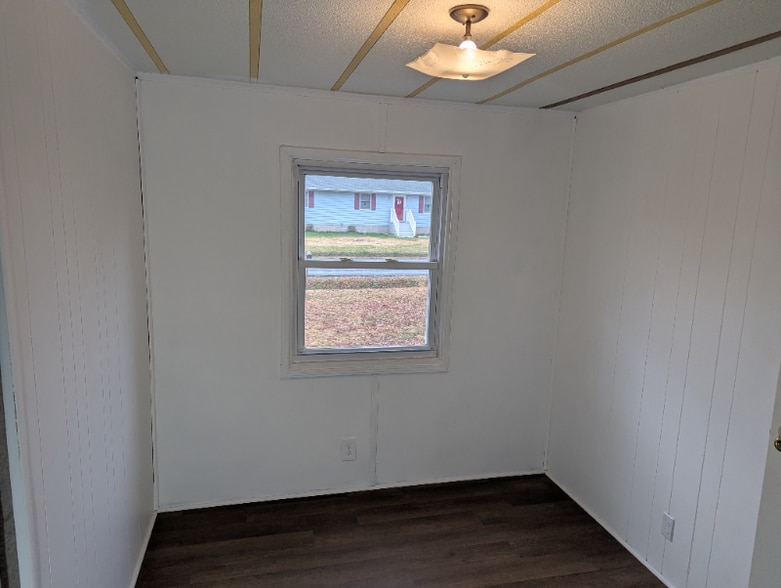 Building Photo - 10553 Waller Rd