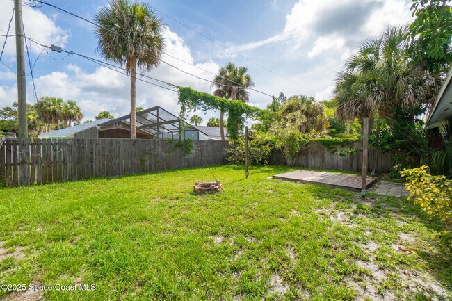 Building Photo - 1712 Stewart Pl