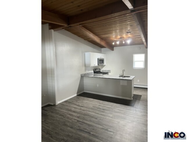 Primary Photo - Beautifully Remodeled Studio Walking Dista...