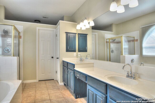 Building Photo - 4 Bedroom/2 Bath Auburn Oaks Subdivision