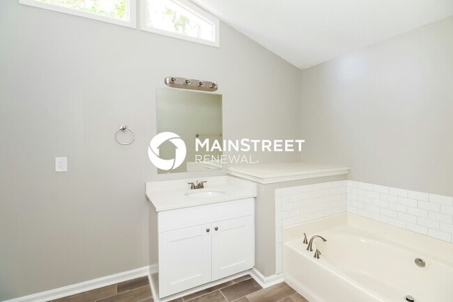 Building Photo - 3 Bedroom Pet-Friendly Home in Jonesboro, GA with Main Street Renewal