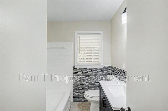 Building Photo - 102 Juniper Cir