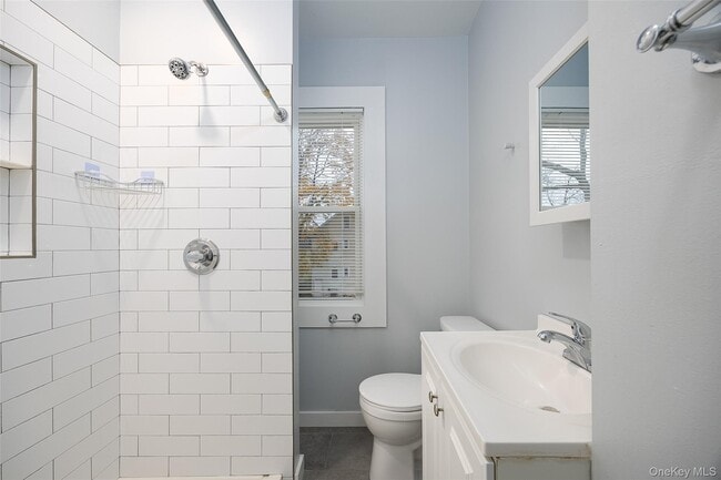 Building Photo - 5 Orchard Pl