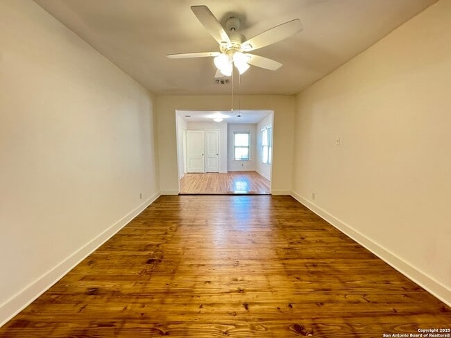 Building Photo - 207 E Terra Alta Dr