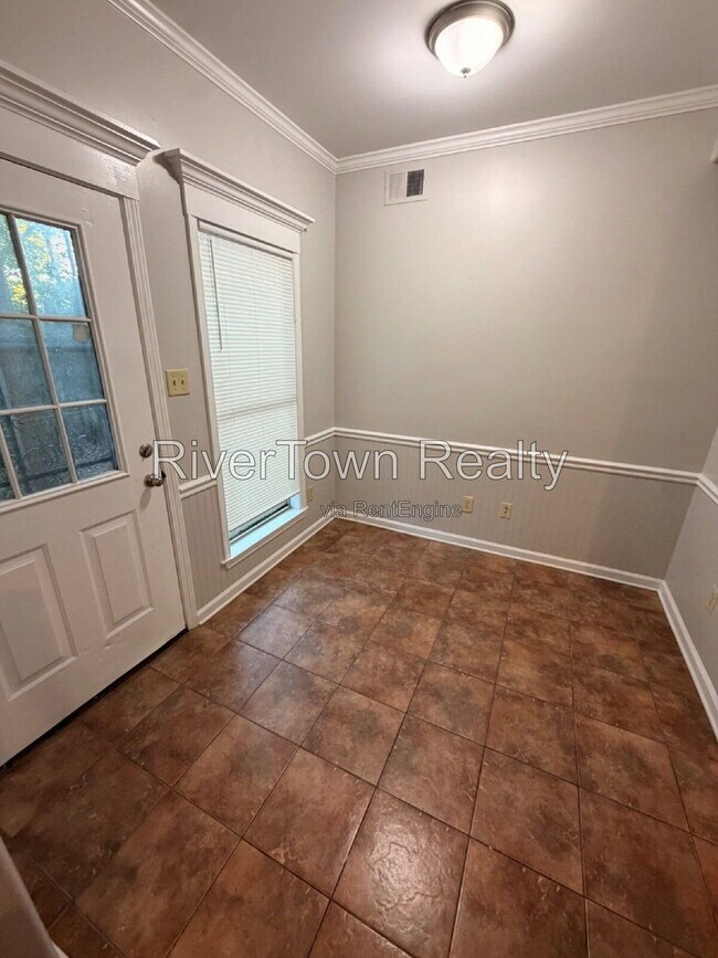 Building Photo - 641 Gookin Pl