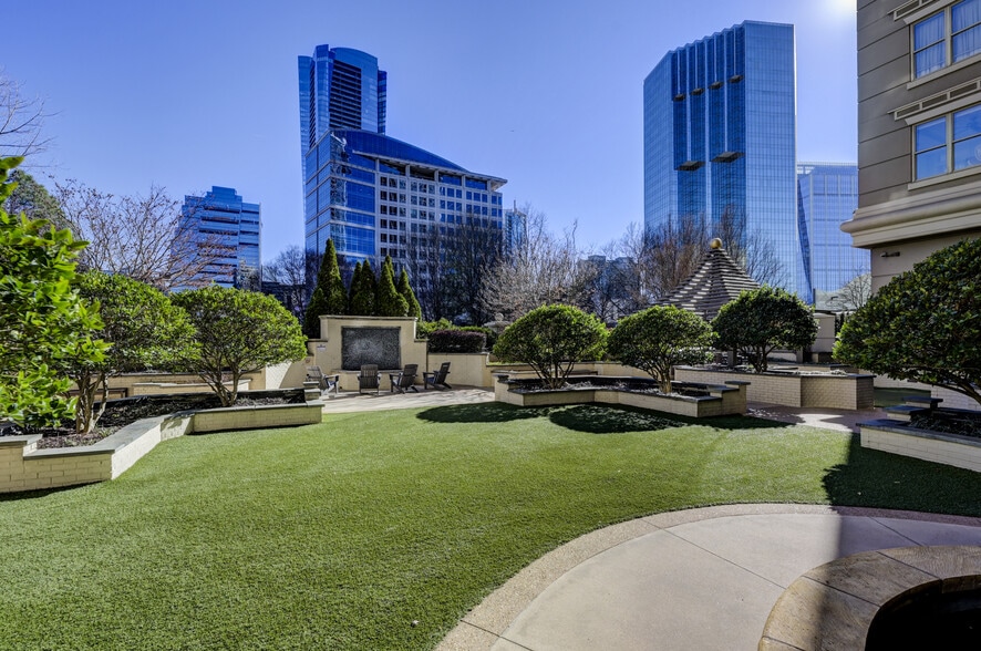 Building Photo - 3334 Peachtree Rd NE