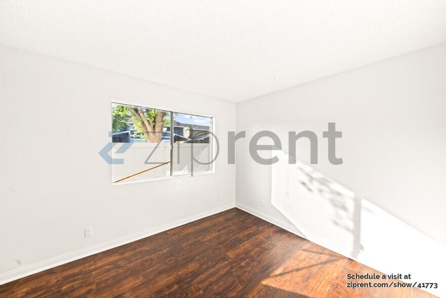Building Photo - 14140 Oro Grande St