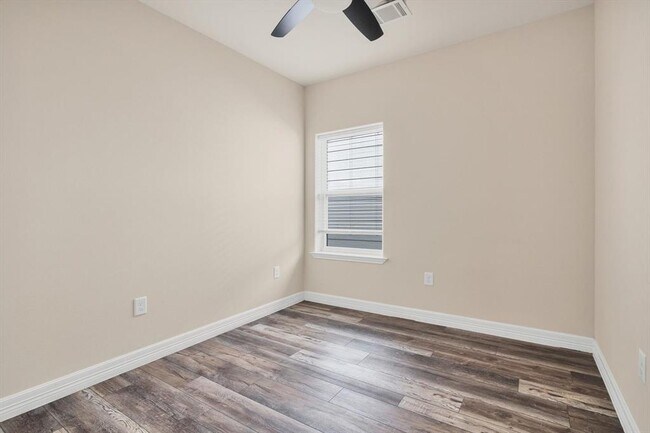 Building Photo - 6605 Avenue O
