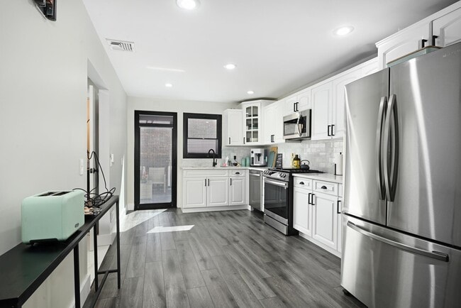 Building Photo - 49A South St