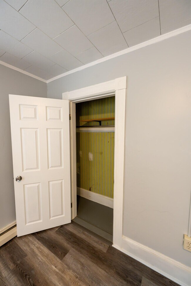 Building Photo - 125 Tarrytown Rd