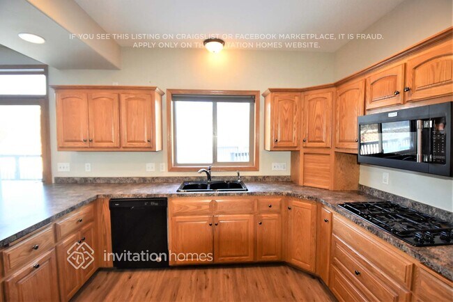 Building Photo - 6623 Merrimac Ln N