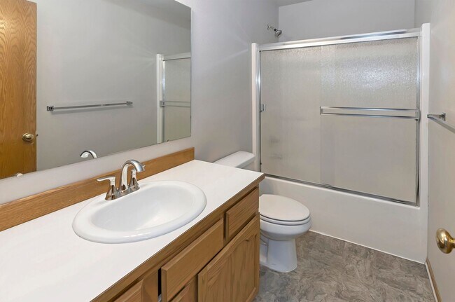 Building Photo - Spacious 4-Bedroom Home on a Tranquil Cul-de-Sac in Puyallup