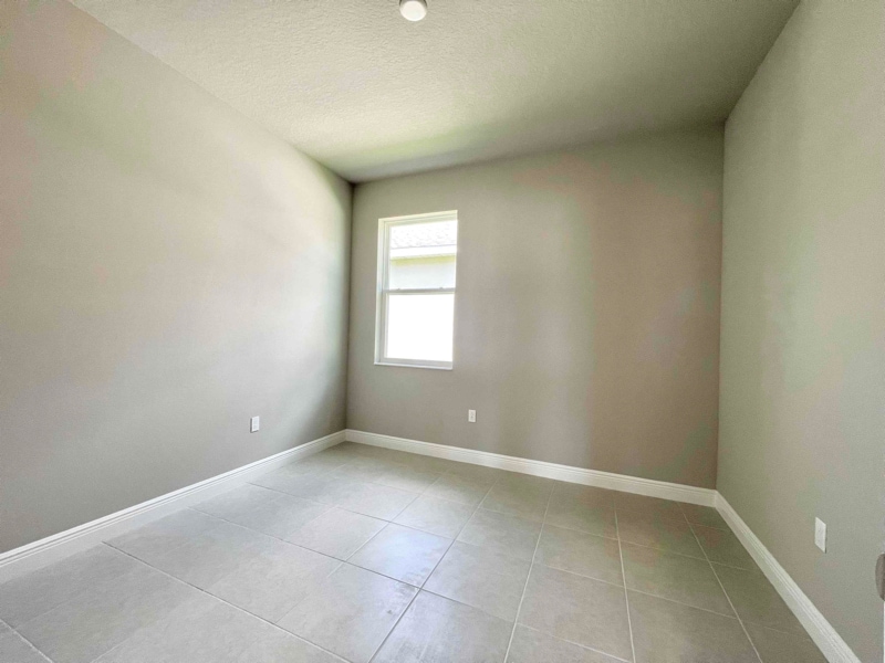 Building Photo - 9359 Highland Hls Dr