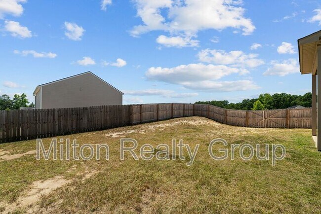 Building Photo - 528 Tip Top Ave