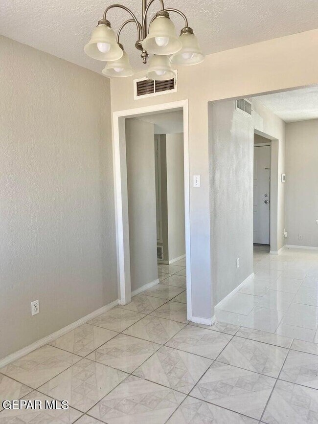 Building Photo - 6932 Escondido Dr