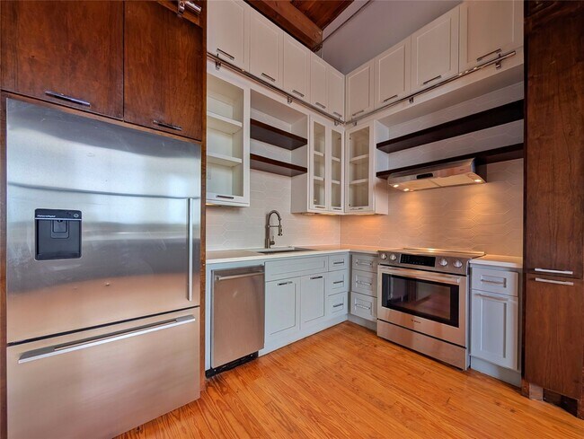 Building Photo - 2400 Mechanic St