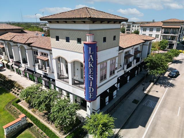 Building Photo - 500 Loma Alta Dr