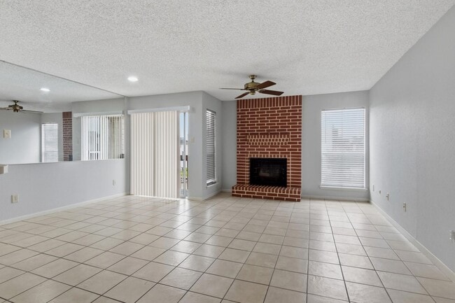 Building Photo - 3919 Fairmont Pkwy