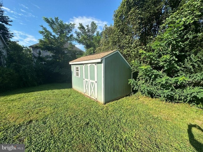 Building Photo - 1832 Birch Rd
