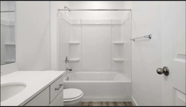 Bathroom - 645 Hal St