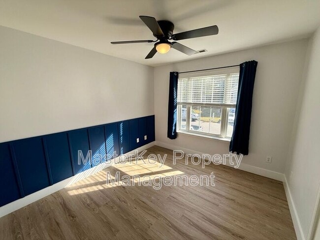 Building Photo - 209 Hollyhock Ln