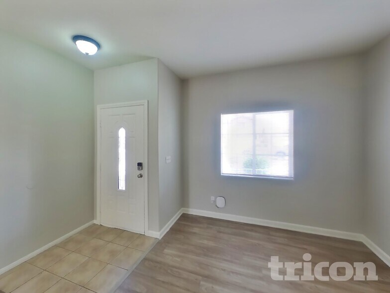 Building Photo - 717 Horse Stable Ave