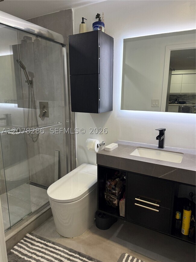 Building Photo - 401 Ocean 325