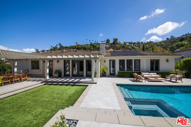 Building Photo - 3685 Benedict Canyon Ln