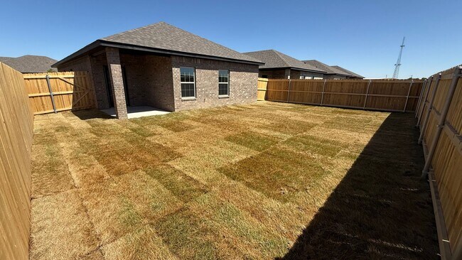 Building Photo - CORNER LOT!!!Glendale area CISD 3/2/2 !!! Be the 1st to live here!!!