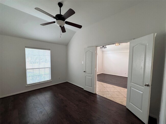 Building Photo - 9023 Kinnel Ln