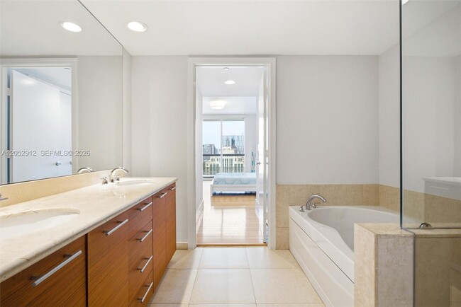 Building Photo - 50 Biscayne Blvd